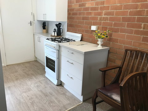 Annie's Hideaway - Australia Shopping 2