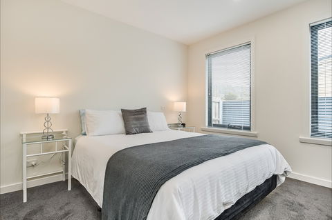 Apartments On Fraser Bicheno - Bed n Breakfasts 2