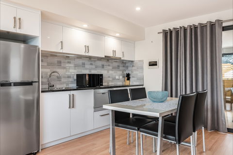 Apartments On Fraser Bicheno - Bed n Breakfasts 7