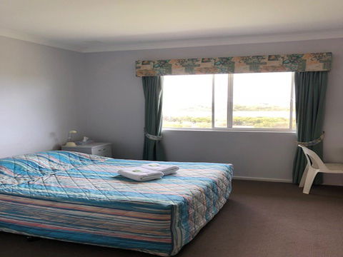 Augusta Hotel Motel - Local Tourism 6