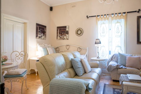 Azalea Cedar-Rose Villa - Local Tourism 8