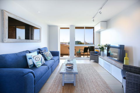 Azure: The Scout Group - Bed n Breakfasts 3