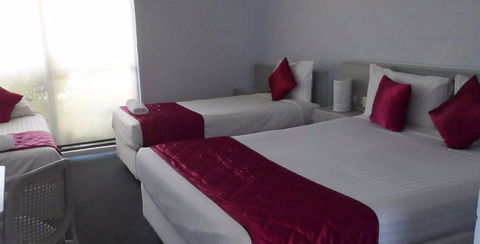 Bidgee Motor Inn - Local Tourism 1