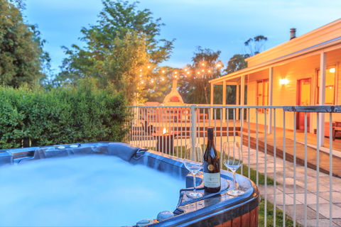 Country House Retreat - Local Tourism 0