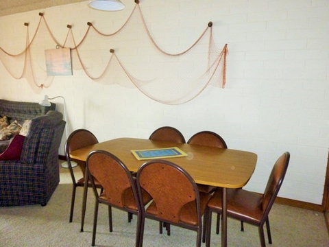 Dolphins 2 - Accommodation Australia 4