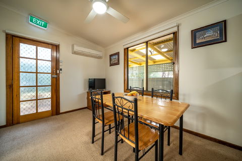 Flinders Ranges Bed And Breakfast - Local Tourism 6