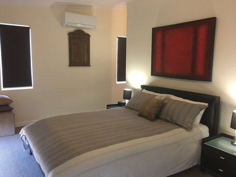 Kangaroo Hollow Preston Beach - Local Tourism 3