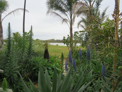 Lakes Waterfront Motel - Accommodation Australia 5