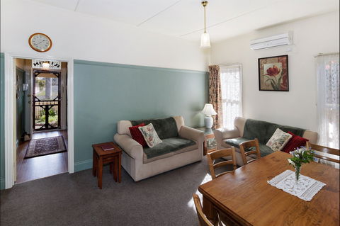 Ripon Cottage - Accommodation Australia 2