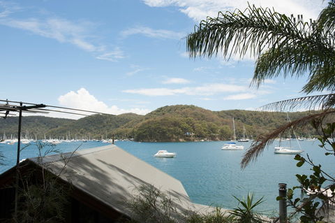 Scotland Island Retreat - Australia Shopping 1