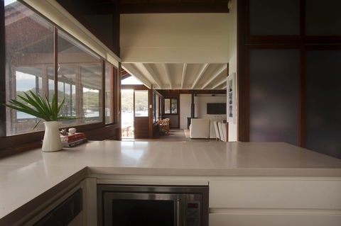 Scotland Island Retreat - Australia Shopping 8