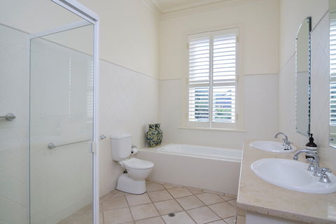 St Helens - Accommodation Australia 8