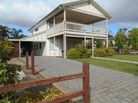 The Breezeway - Local Tourism 0
