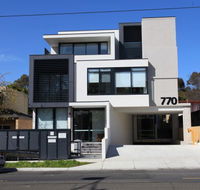 Whitehorse Apartments Hotel - Local Tourism