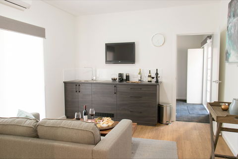 A Coonawarra Experience - Accommodation Australia 3