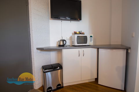 Anchor Bay Motel - Local Tourism 7