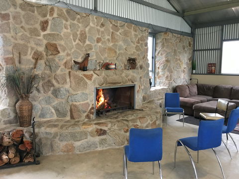 Broken Creek Bush Camp - Australia Shopping 2