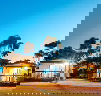Cummins Caravan  Cabin Park - Local Tourism