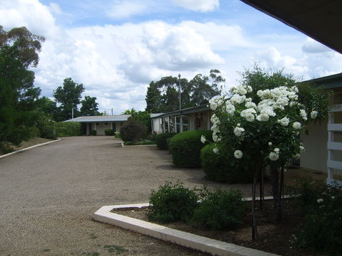 Garden Motor Inn (Golden Chain) - Local Tourism 6