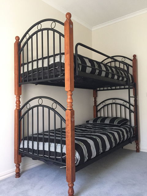 Gregory - Lake Wendouree - Accommodation Australia 5