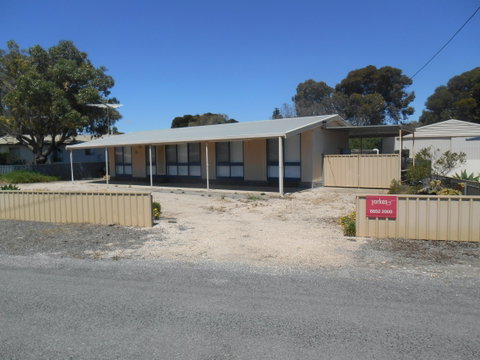 Hardwicke Beach House - Accommodation Australia 0