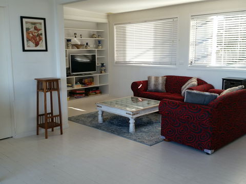 Headlands Beach House - Accommodation Australia 5