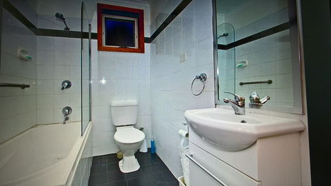 Hilltop Barn At Swan Bay - Local Tourism 3