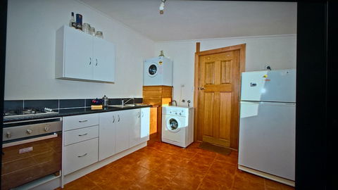 Hilltop Barn At Swan Bay - Local Tourism 5