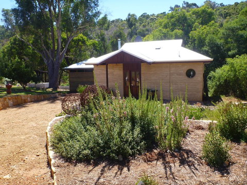 Jalbrook  Estate-  Cottages,Alpacas,Gallery & Function Centre - Accommodation Australia 0