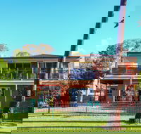 Kingfisher Lakehouse - Accommodation Australia