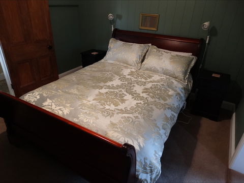 Loughmore House And Cottage - Local Tourism 6