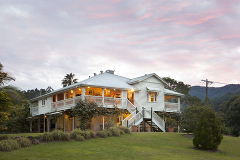 Mavis's Kitchen And Cabins - Local Tourism 1