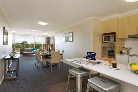 Pacific Suites Canberra - Accommodation Australia 4