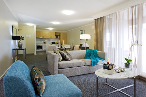 Pacific Suites Canberra - Accommodation Australia 5