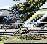 Rose Cottage with Vineyard Views - Local Tourism