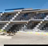 Royal Motel Miles