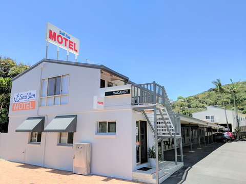 Sail Inn - Yeppoon - Local Tourism 1