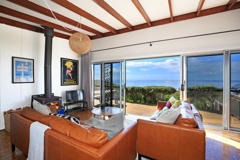 Seakissed Beachhouse - Accommodation Australia 0