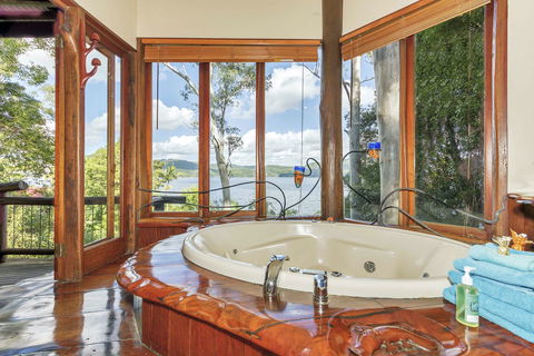 Secrets On The Lake - Accommodation Australia 1