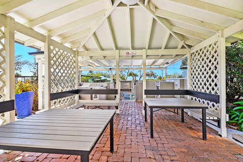 Talisman On Broadbeach Apartments - Bed n Breakfasts 5