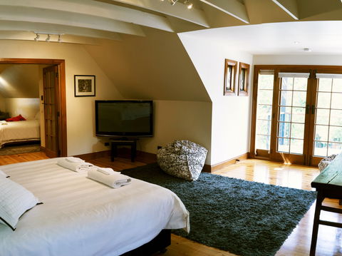 Thiele House Retreat - Local Tourism 5
