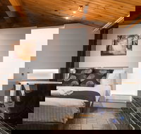 Waterfall Springs Retreat and Wildlife Sanctuary - Accommodation Australia