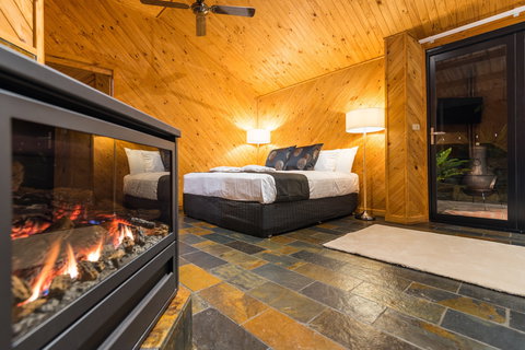 Waterfall Springs Retreat And Wildlife Sanctuary - Local Tourism 4