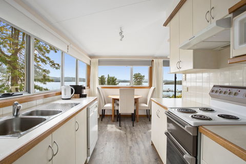 Beauty Point Holiday House - Accommodation Australia 1