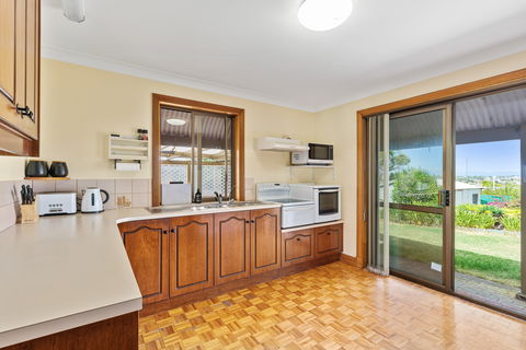 Century21 SouthCoast: Reef & Vines Port Noarlunga - Local Tourism 2