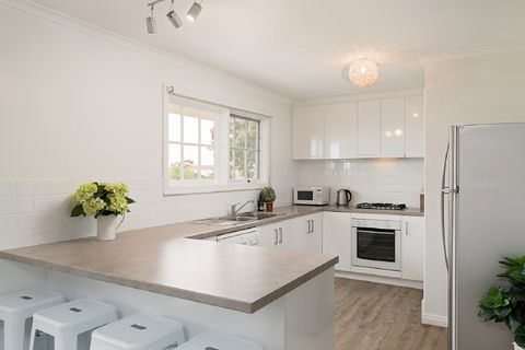 Coastal Cottage - Accommodation Australia 2