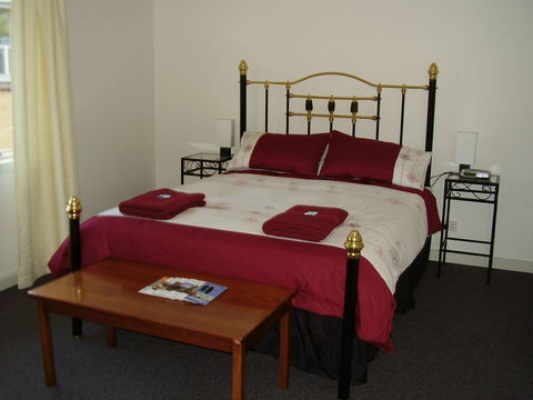 Hooked Inn Cottages - Local Tourism 2