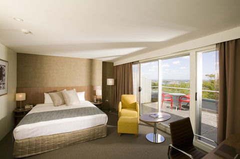 Hotel Urban St Leonards - Accommodation Australia 2