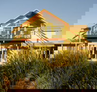 Logans Beach House and Apartments - Local Tourism