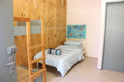 Longwood Retreat - Australia Shopping 1